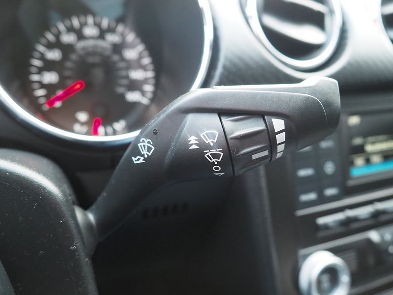 Ford Mustang (2015) 3.7i, 224kW, Manuál - fotka 19 z 27