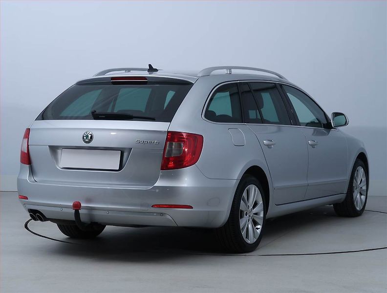 Škoda Superb (2011) 2.0 TDI, Serv.kniha - fotka 5 z 21