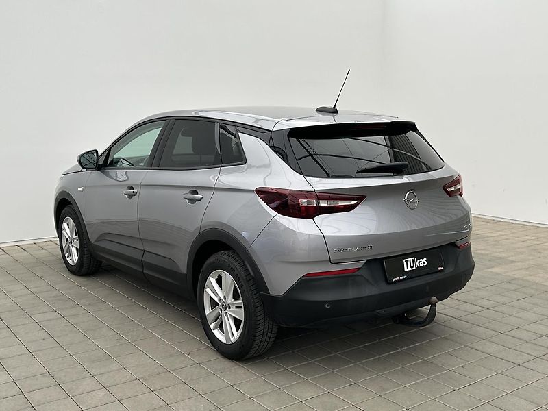 Opel Grandland 1.2 TURBO Edition - fotka 3 z 33