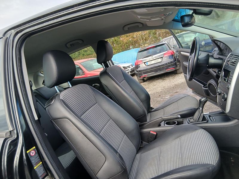 Mercedes-Benz Třídy A 1.7i, Avantgarde  - fotka 26 z 28