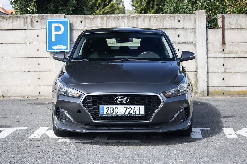 Hyundai i30 - fotka 2 z 20