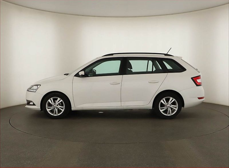 Škoda Fabia (2022) Ambition 1.0 TSI, ČR,1.maj - fotka 3 z 13