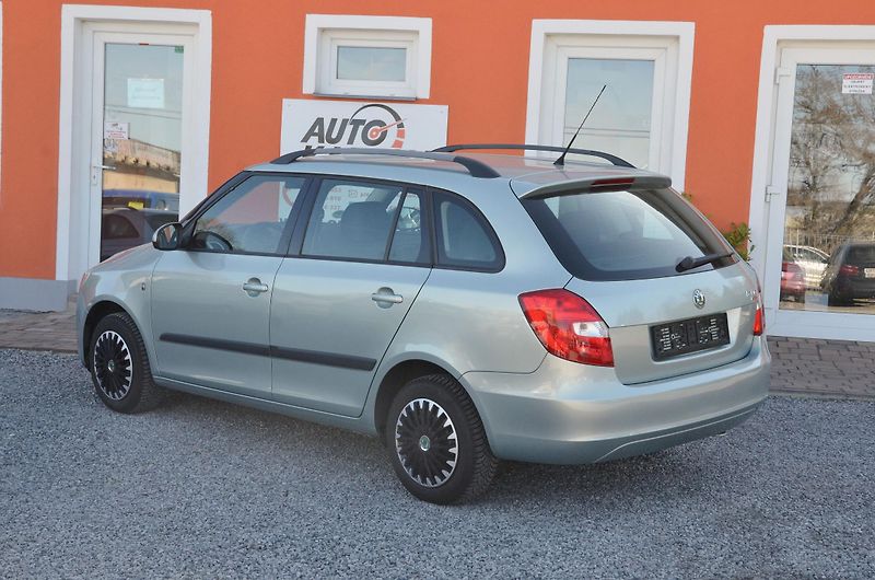 Škoda Fabia (2009) 1.2i 51kW AMBITION 118.400km - fotka 4 z 38