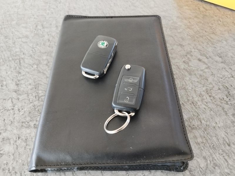 Škoda Octavia (2009) RS 2,0TDi 125 LED ALU SERVISKA - fotka 31 z 38