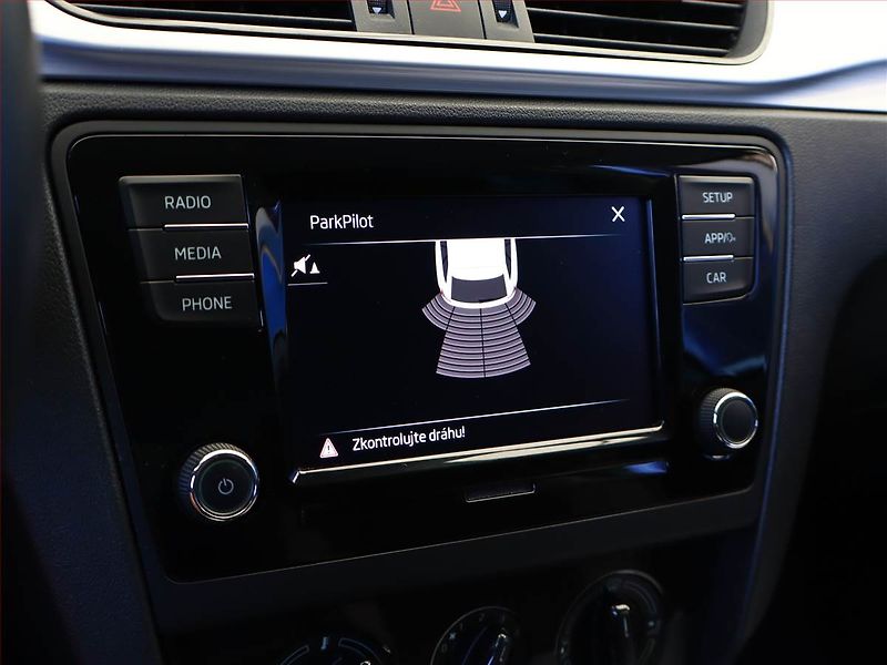 Škoda Rapid (2019) Spaceback 1.0 TSI - fotka 13 z 13