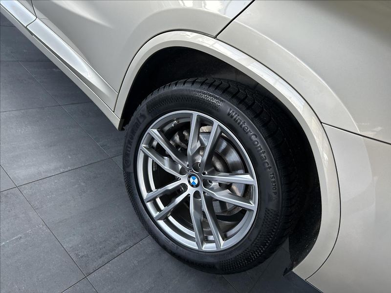 BMW X4 2,0   xDrive,ČR,M-PAKET,SERVIS - fotka 38 z 38