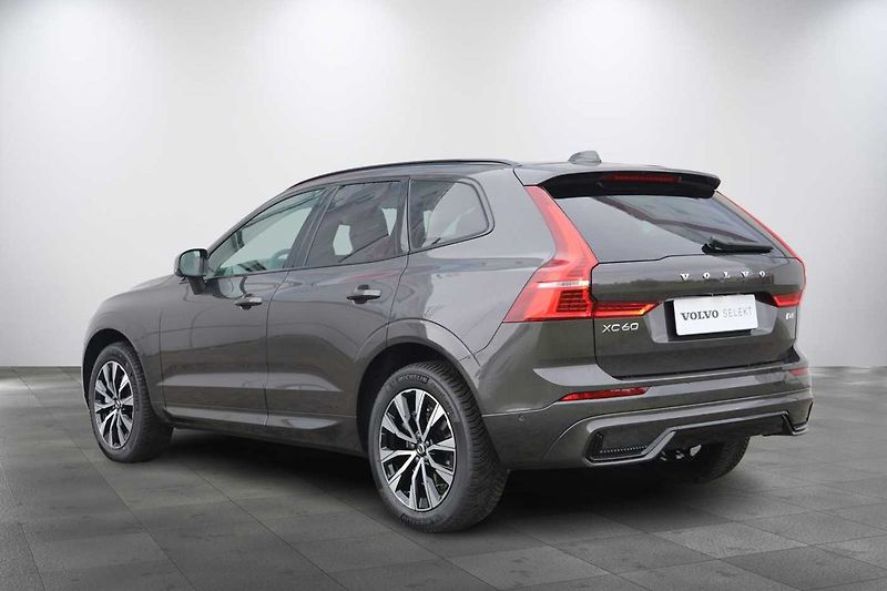 Volvo XC60 B5 AWD PLUS, LIGHT PAKET, ACC - fotka 3 z 18