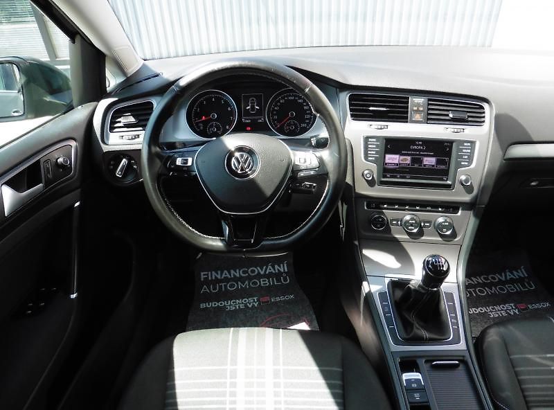 Volkswagen Golf 1,4 TSi Lounge, Vyhř. sed, Xen - fotka 9 z 14