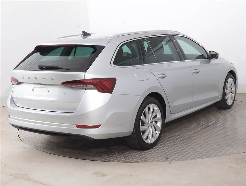 Škoda Octavia (2023) 2.0 TDI - fotka 5 z 16