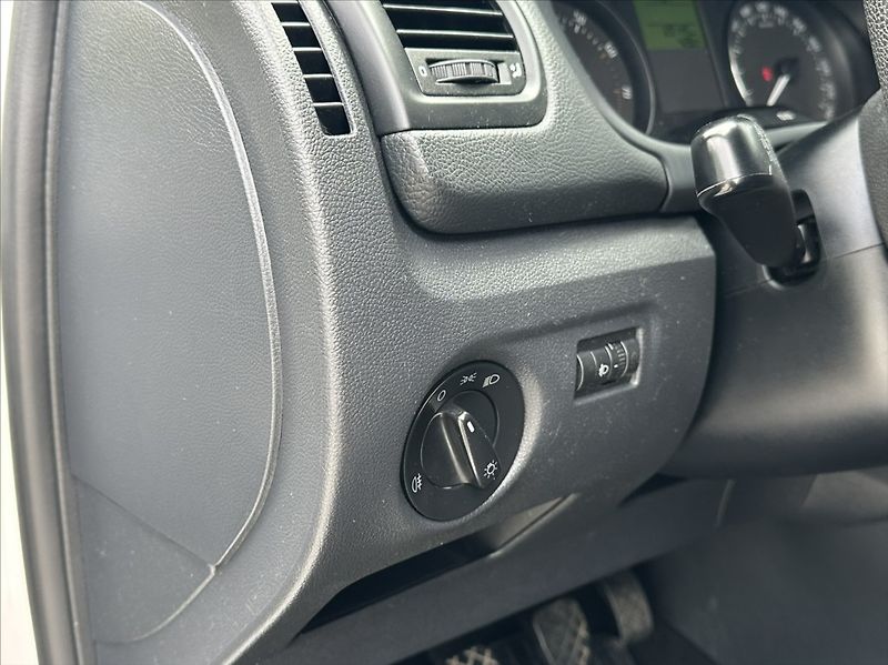 Škoda Roomster 1,2 HTP 69PS  Style - fotka 29 z 45