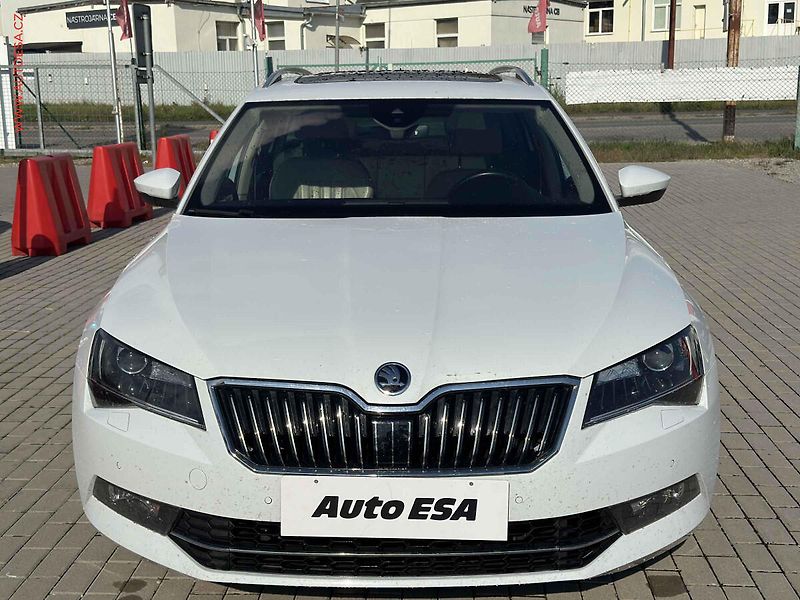 Škoda Superb (2016) 2.0TSi 4x4, ČR, DSG, bixen - fotka 2 z 26