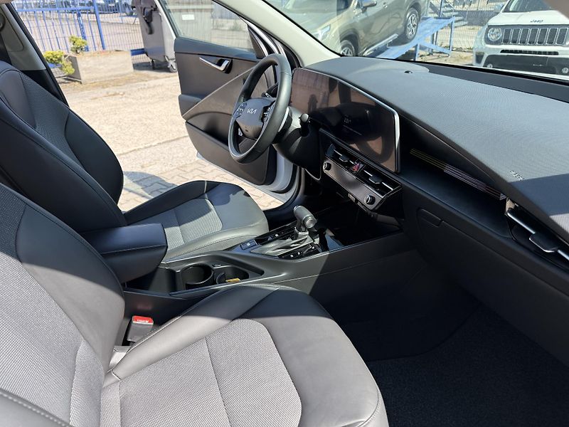 Kia Niro (2023) 1.6 GDI,HEV,REZERVOVÁNO - fotka 2 z 43
