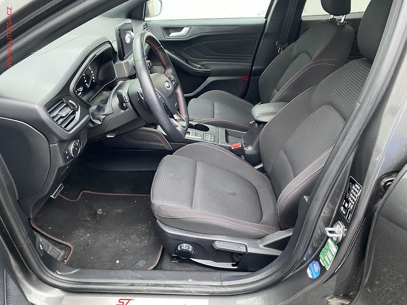 Ford Focus (2018) 1.5 TDCi, AT, headUP - fotka 9 z 20
