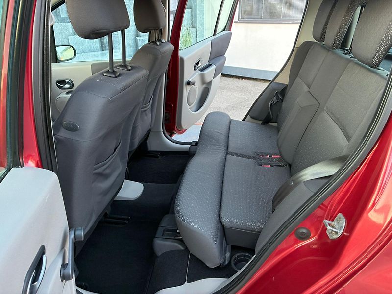 Renault Modus (2005) 1.2i 55KW, VYHŘIVANÉ SEDADLA - fotka 13 z 28