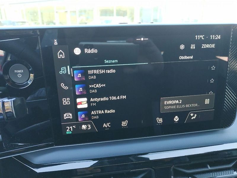 Nissan Micra EVOLVE 52kWh - fotka 20 z 29