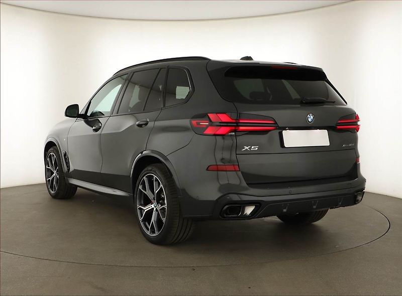 BMW X5 (2026) xDrive30d - fotka 4 z 31