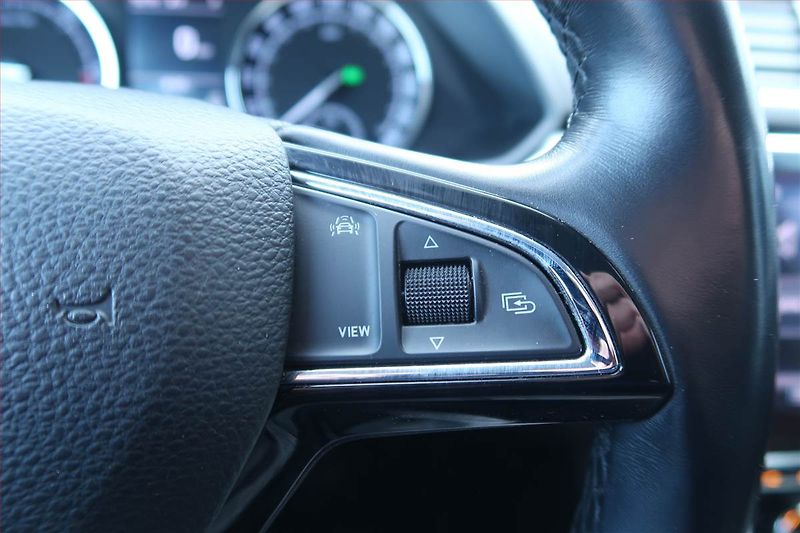 Škoda Superb (2018) 2.0 TDI, 4X4, Automat, Navi - fotka 18 z 24