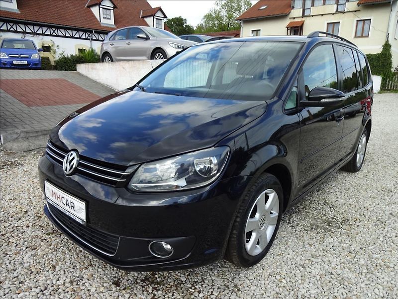 Volkswagen Touran 2,0 TDI 103kW 7.MÍST - fotka 3 z 55