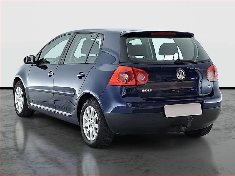 Volkswagen Golf (2005) 1.6, po STK, Tažné, Klima - fotka 4 z 13