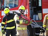 Hasiči se v rámci cvičení Rescue meeting zdokonalovali ve vyprošťování osob z auta, ale také jak uhasit elektromobil - především baterii.