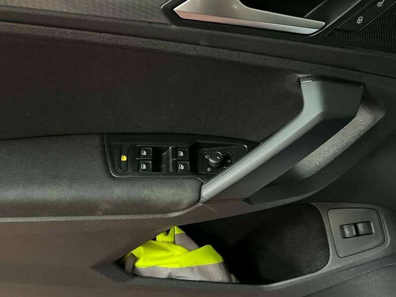 Volkswagen Tiguan (2022) 1.5 TSI Life - fotka 13 z 20