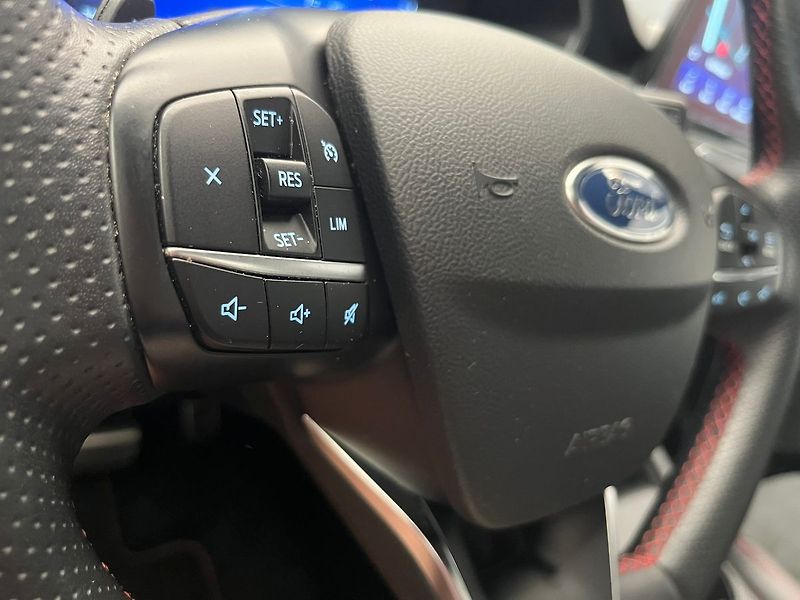 Ford Kuga 2,0 EB 140 kW AWD ST-Line - fotka 9 z 72