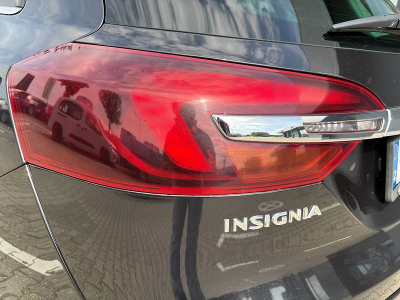 Opel Insignia Sports Tourer Sport A16XHT 125 - fotka 19 z 21