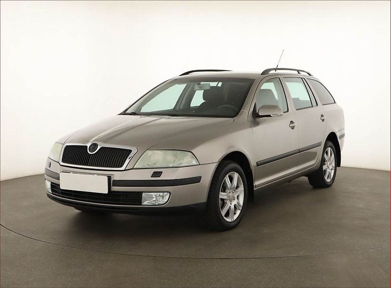 Škoda Octavia (2006) 2.0 TDI, 4X4, Tažné - fotka 2 z 12