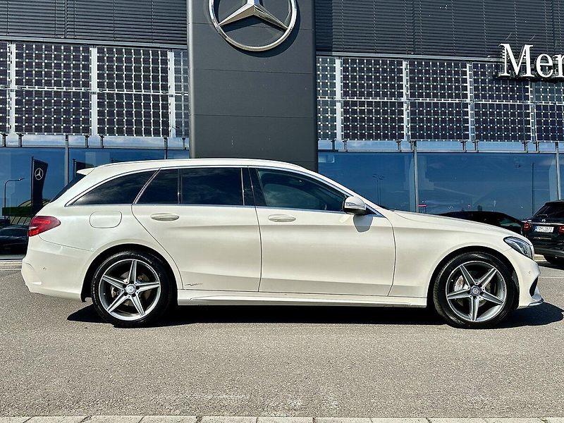 Mercedes-Benz Třídy C (2015) 220 BluTEC kombi - fotka 2 z 30