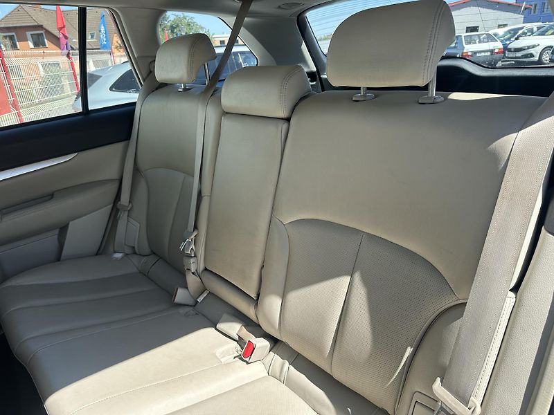 Subaru Outback (2012) 2.0 D 4x4 manual  - fotka 19 z 30