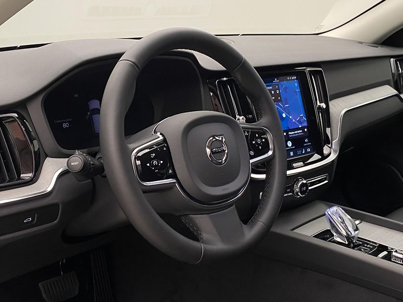 Volvo V60 (2026) B4 AUT DARK PLUS - fotka 4 z 66