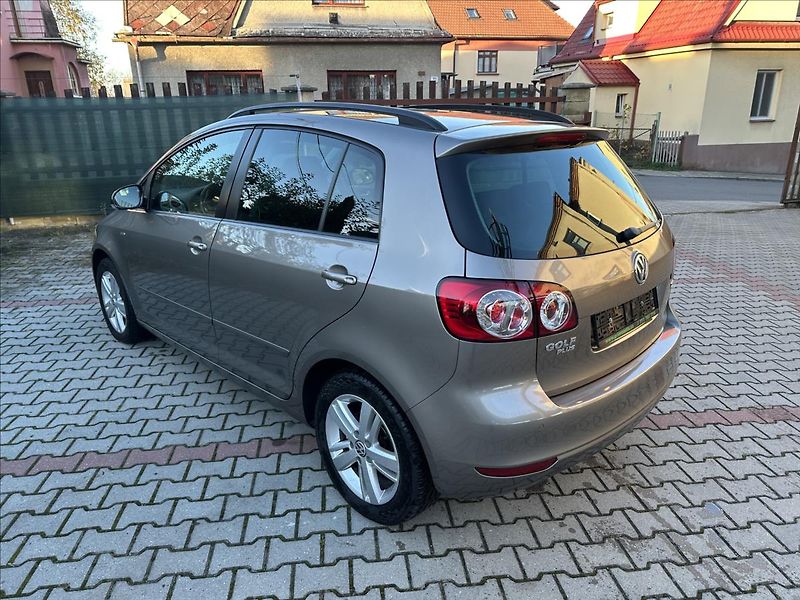 Volkswagen Golf Plus 1,2 TOP stav 1.majitel - fotka 6 z 22