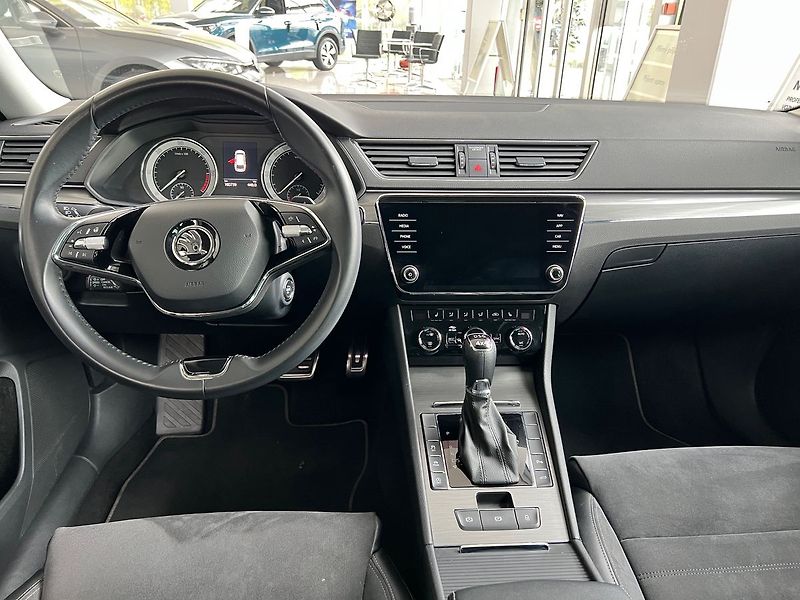 Škoda Superb Scout 140kW DSG - fotka 18 z 20
