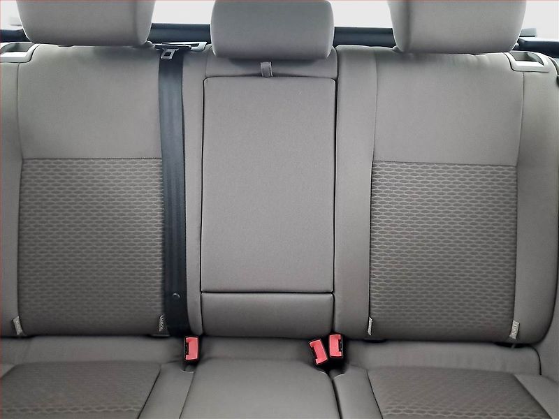 Volkswagen Golf (2012) 1.6 TDI, Xenony, Tempomat - fotka 10 z 15