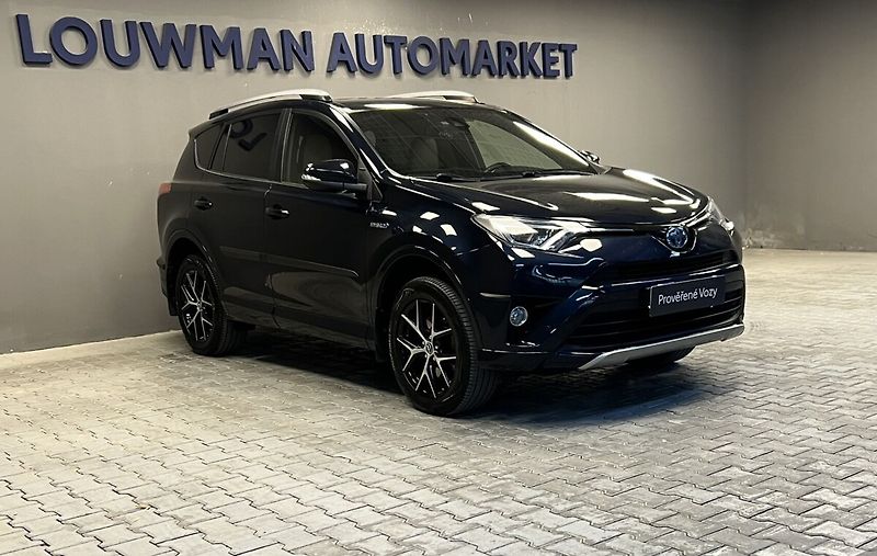 Toyota RAV4 SELECTION 4x4 e-CVT - fotka 16 z 19