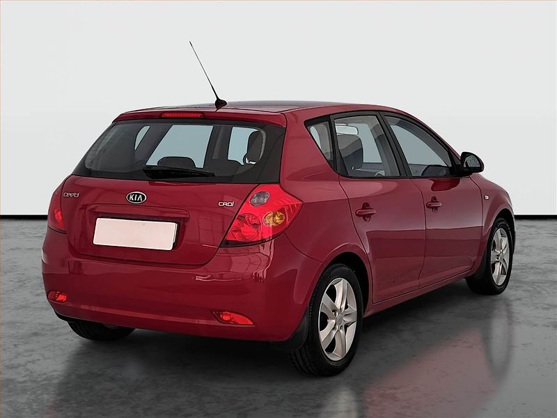 Kia Ceed (2010) 1.6 CRDi, po STK - fotka 5 z 17
