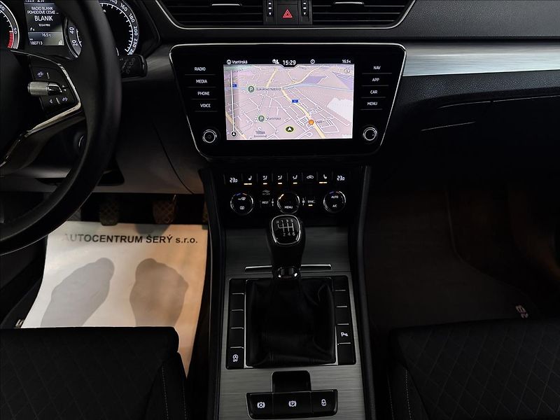 Škoda Superb 2.0TDI 110kW Manuál 1 Majitel - fotka 18 z 41