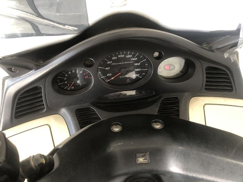 Honda FJS 600 Silver Wing - fotka 10 z 19