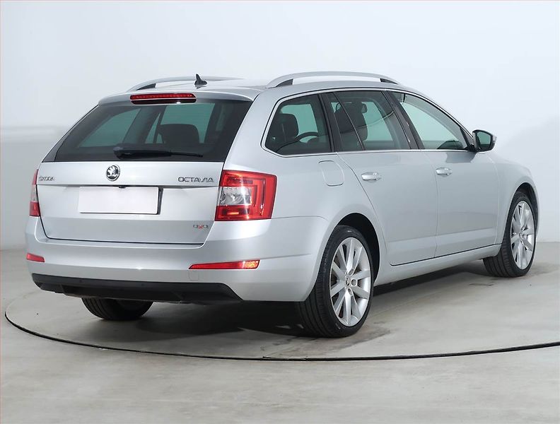 Škoda Octavia (2015) 2.0 TDI, 4X4, Automat - fotka 5 z 25