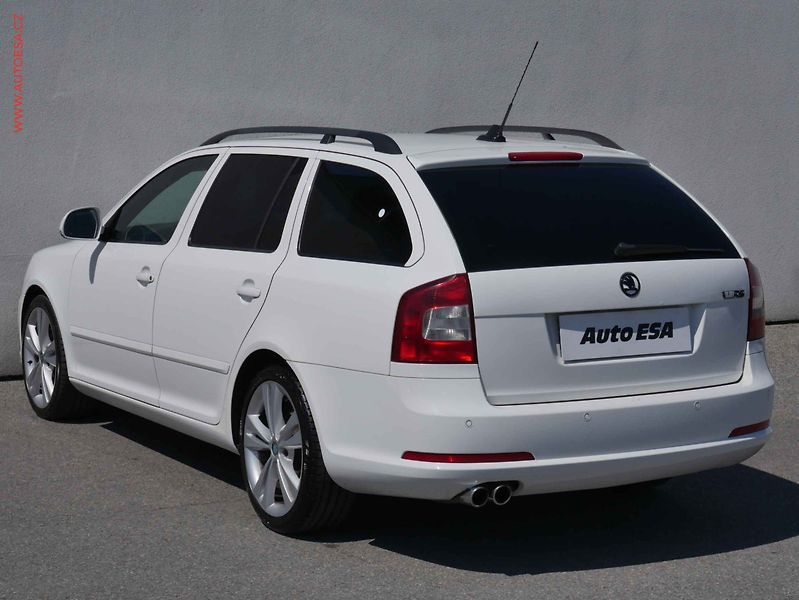 Škoda Octavia (2010) 2.0 TSi, RS, DSG - fotka 6 z 14