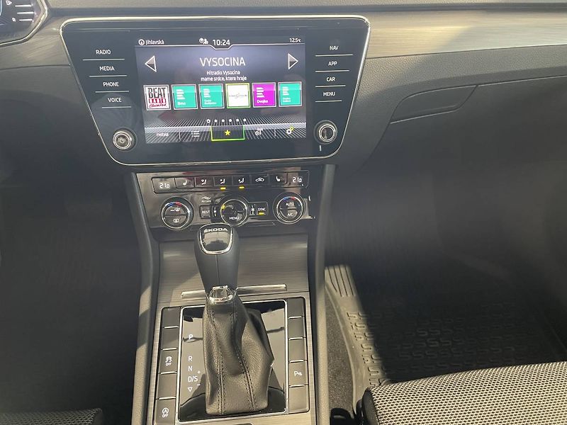 Škoda Superb Combi Style 2,0TDI 147kW DSG/P - fotka 16 z 28