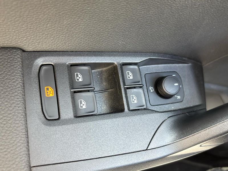 Seat Arona FR - fotka 21 z 25