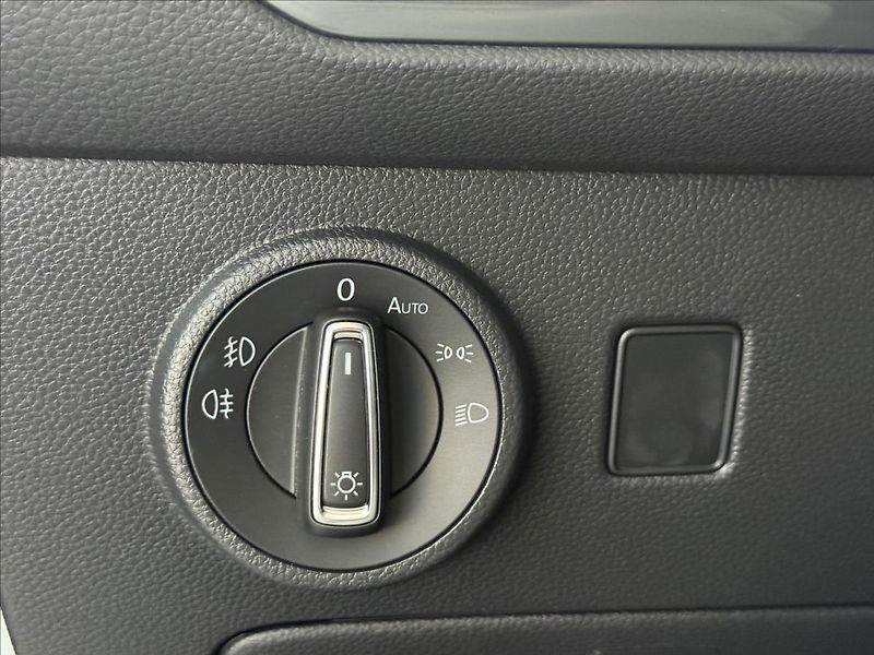 Seat Ateca 1,5   TSI 110kW,STYLE,SERVISKA - fotka 12 z 29