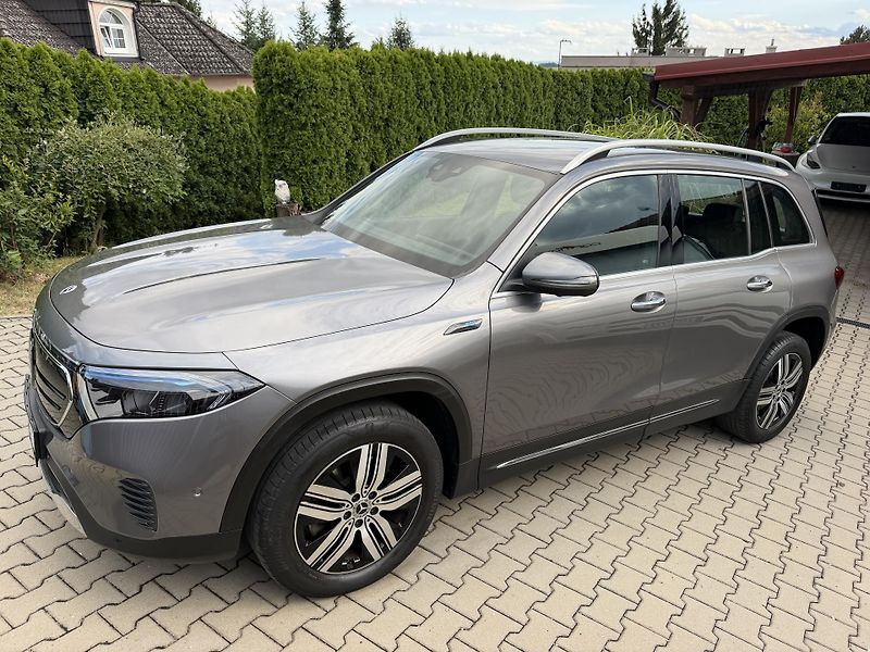 Mercedes-Benz EQB (2022) 300 4M, 7míst, Tažné, SOH 96% - fotka 1 z 12