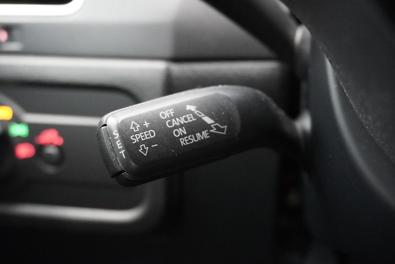 Volkswagen Touareg (2013) 3,6 V6 FSI AUTOMAT 4X4 KŮŽE - fotka 24 z 31