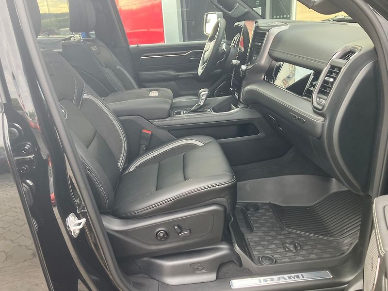 RAM 1500 (2025) 3.0 I6 548k RHO - fotka 39 z 56