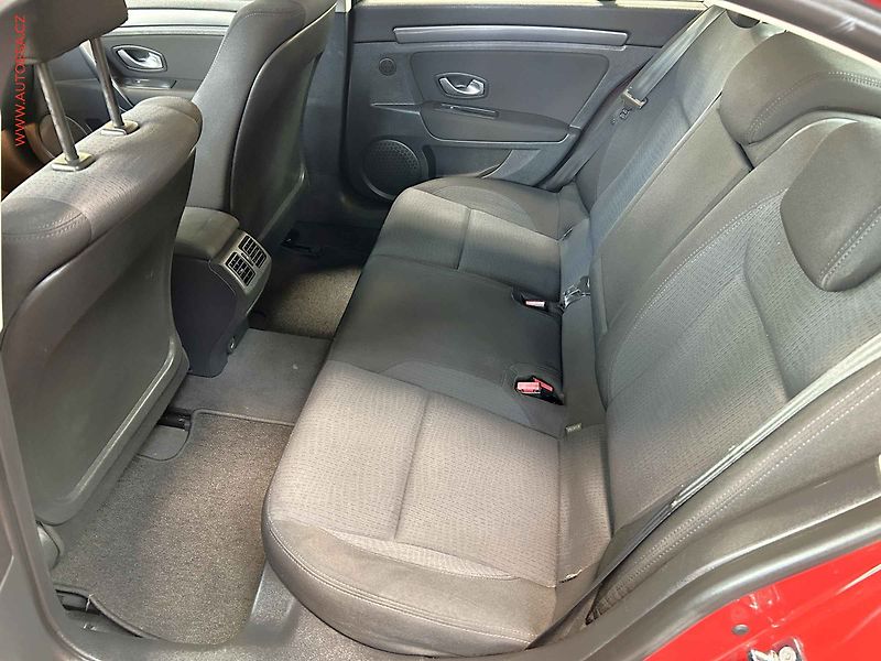 Renault Laguna (2010) 1.6i, 1.maj, AC, tempo - fotka 10 z 15