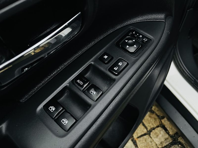 Mitsubishi Outlander 2.0i MANUÁL 1.MAJITEL SERVISKA - fotka 31 z 43