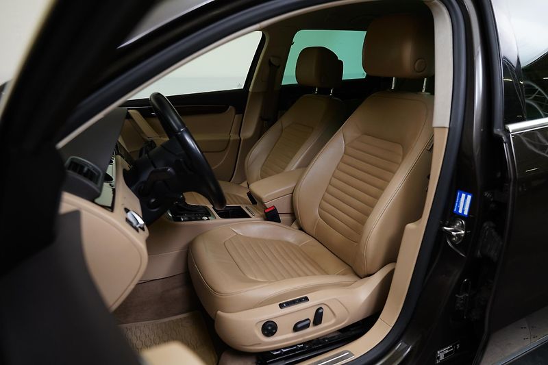 Volkswagen Passat - fotka 5 z 6
