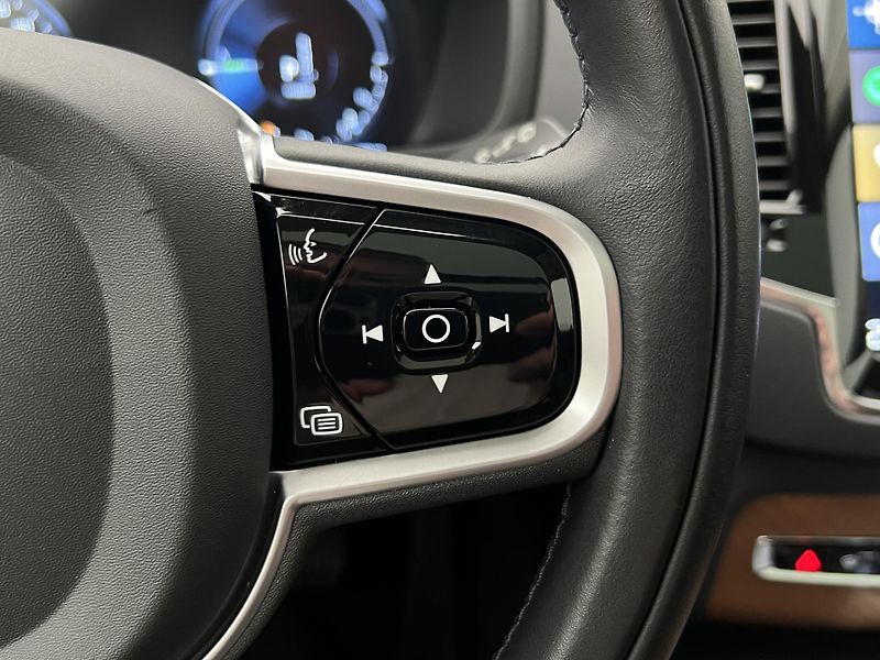 Volvo XC90 T8 AWD INSCRIPTION 7 MÍST AUT - fotka 29 z 49